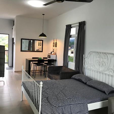 Rumah Sawah Homestay ปาเซร์ปูเตะห์ ภายนอก รูปภาพ