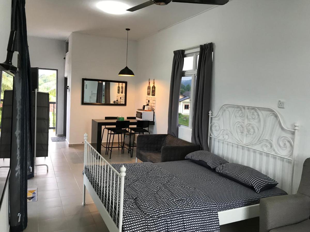 Rumah Sawah Homestay ปาเซร์ปูเตะห์ ภายนอก รูปภาพ