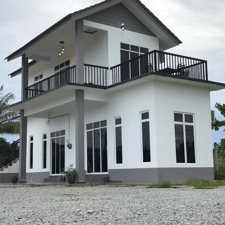 Rumah Sawah Homestay ปาเซร์ปูเตะห์ ภายนอก รูปภาพ